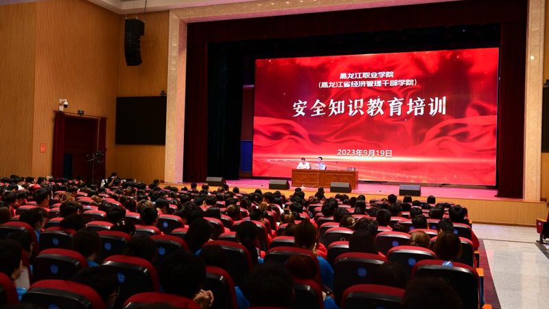 此外，考生还需满足以下条件才能申请毕业：